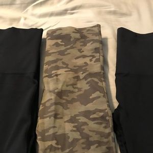 Spanx Look At Me Now Crop Camo Legging